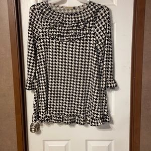 Nuggles Houndstooth top
